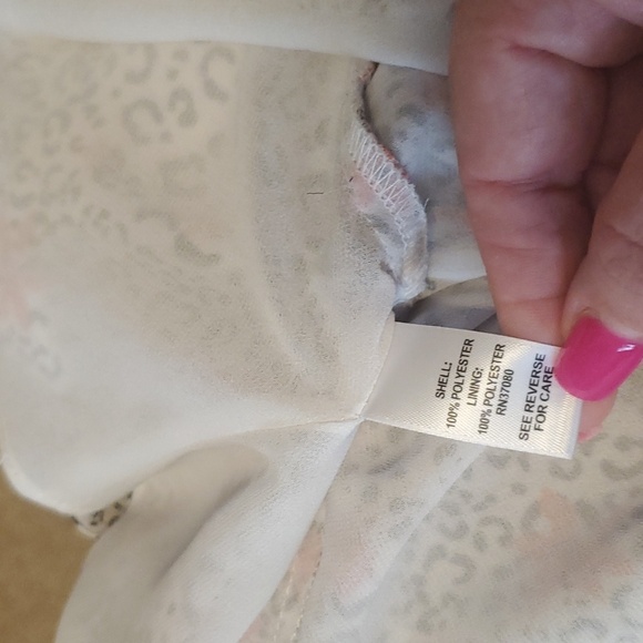 Blouses - Picture 4 of 5